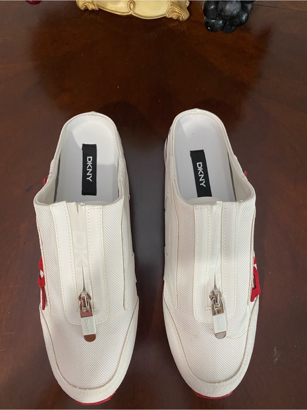 DKNY White Slip-On Mules with Red Logo and Pink Accent - Picture 3 of 12